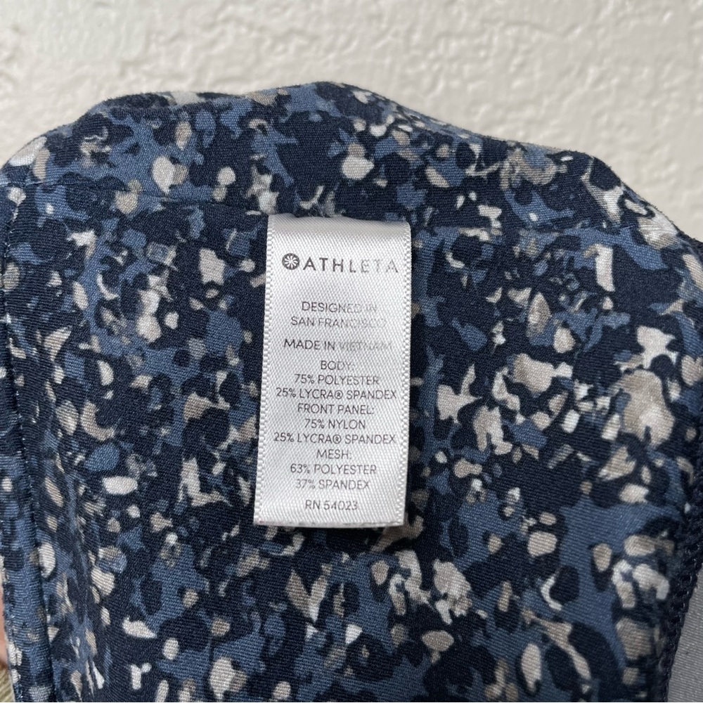 Athleta Sandstone Salutation 7/8 Tight Navy Leggings Pattern Mesh Details - Picture 13 of 13